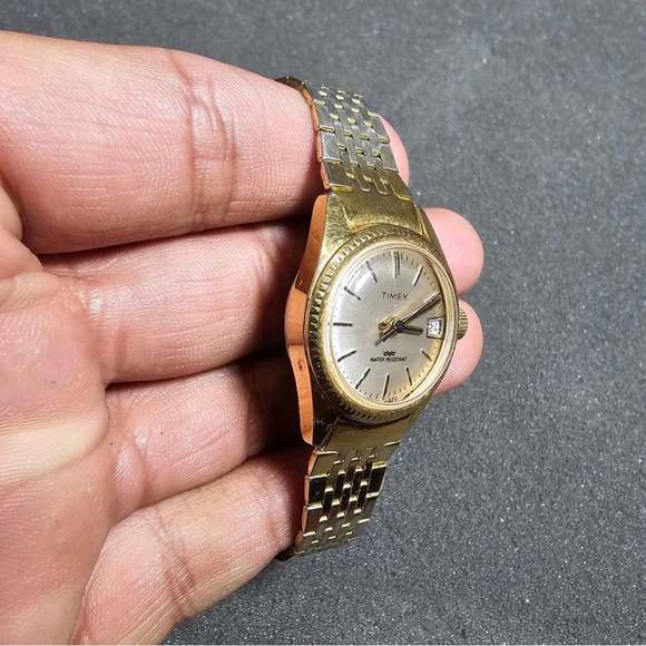 Vintage Timex Philippines Ladies Mechanical Wind Up Date Just Watch Working - Picture 5 of 10